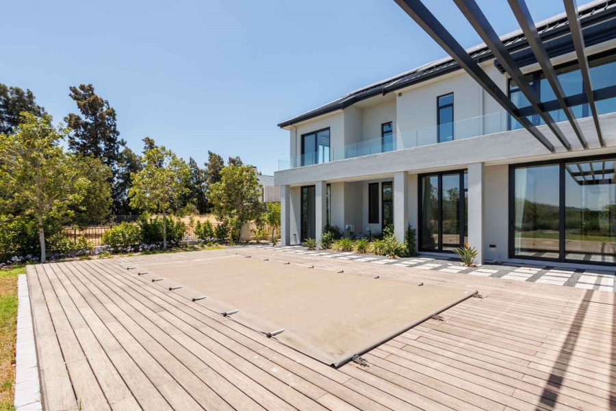 To Let 5 Bedroom Property for Rent in Val De Vie Estate Western Cape